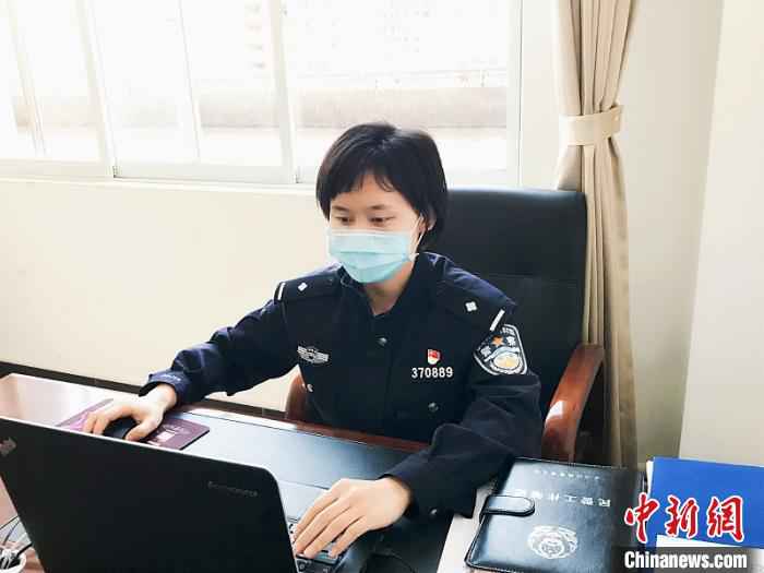 中越边境线上绽放的铿锵警花